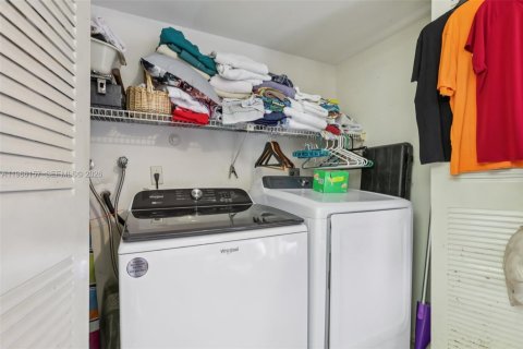 Touwnhouse à vendre à Davie, Floride: 2 chambres, 114.27 m2 № 2028066 - photo 13