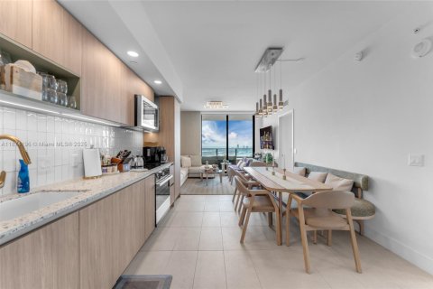 Condominio en alquiler en Miami, Florida, 3 dormitorios, 114.27 m2 № 1980736 - foto 7