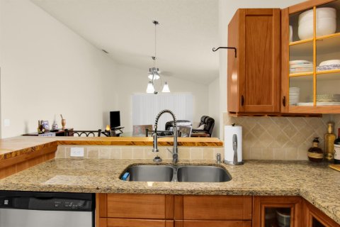 House in West Palm Beach, Florida 2 bedrooms, 110.46 sq.m. № 2261691 - photo 5