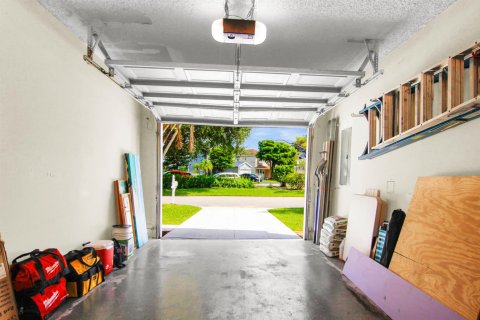 House in West Palm Beach, Florida 2 bedrooms, 110.46 sq.m. № 2261691 - photo 26