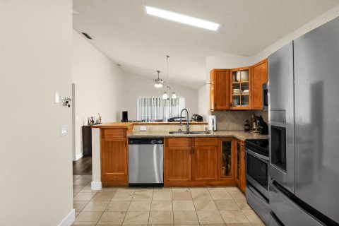 House in West Palm Beach, Florida 2 bedrooms, 110.46 sq.m. № 2261691 - photo 7