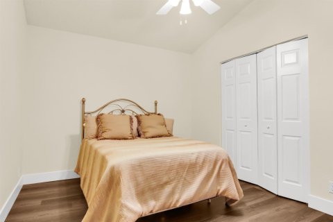 House in West Palm Beach, Florida 2 bedrooms, 110.46 sq.m. № 2261691 - photo 23