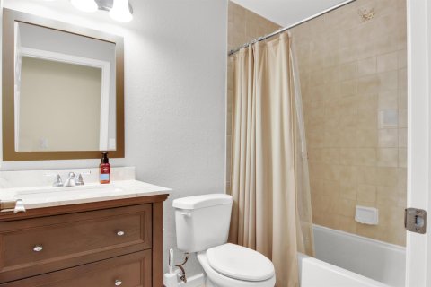 House in West Palm Beach, Florida 2 bedrooms, 110.46 sq.m. № 2261691 - photo 25