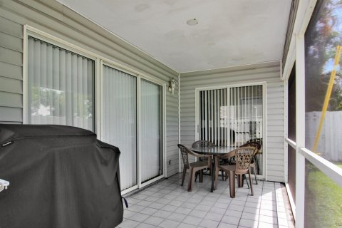 House in West Palm Beach, Florida 2 bedrooms, 110.46 sq.m. № 2261691 - photo 29