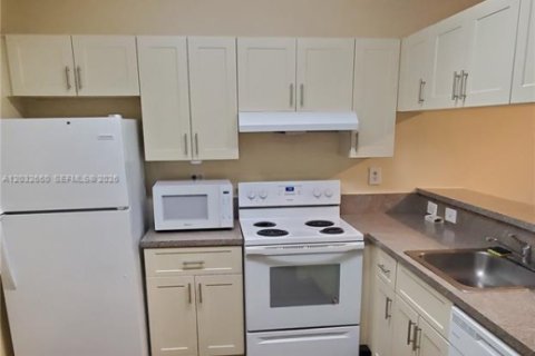 Condo in Sunrise, Florida, 1 bedroom  № 2088395 - photo 6