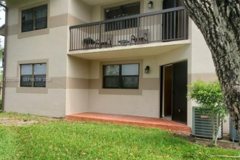 Condo in Sunrise, Florida, 1 bedroom  № 2088395 - photo 21