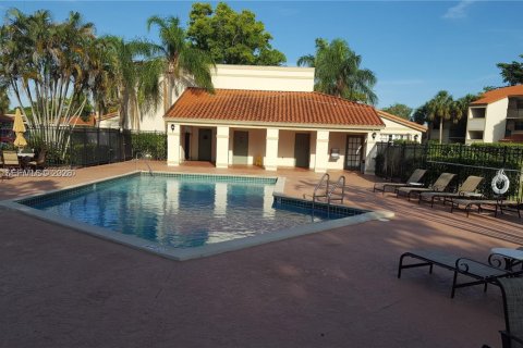 Condo in Sunrise, Florida, 1 bedroom  № 2088395 - photo 22