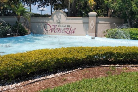 Condo in Sunrise, Florida, 1 bedroom  № 2088395 - photo 2