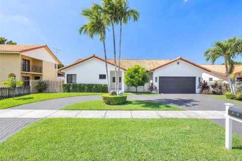 Снять в аренду виллу или дом в Майами, Флорида 3 спальни, 179.39м2, № 1937279 - фото 2