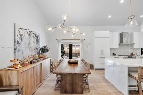 Снять в аренду виллу или дом в Майами, Флорида 3 спальни, 179.39м2, № 1937279 - фото 12