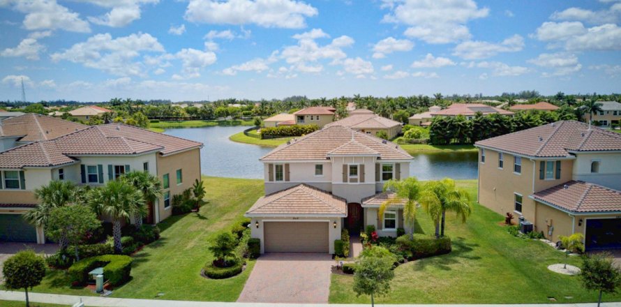 House in Wellington, Florida 4 bedrooms, 266.91 sq.m. № 2176741
