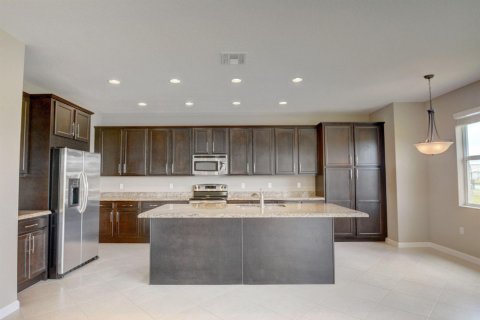 House in Wellington, Florida 4 bedrooms, 266.91 sq.m. № 2176741 - photo 5