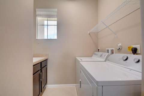House in Wellington, Florida 4 bedrooms, 266.91 sq.m. № 2176741 - photo 17
