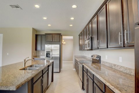 House in Wellington, Florida 4 bedrooms, 266.91 sq.m. № 2176741 - photo 4