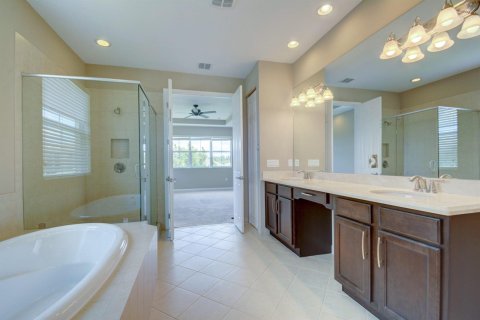 House in Wellington, Florida 4 bedrooms, 266.91 sq.m. № 2176741 - photo 12