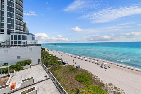 Снять в аренду кондоминиум в Санни-Айлс-Бич, Флорида 2 спальни, 171.59м2, № 2058029 - фото 13