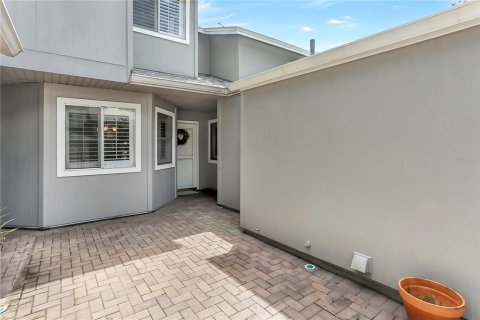 Condo in Altamonte Springs, Florida, 3 bedrooms № 2322677 - photo 2