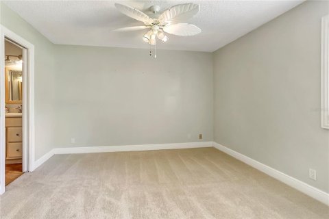 Condo in Altamonte Springs, Florida, 3 bedrooms № 2322677 - photo 13