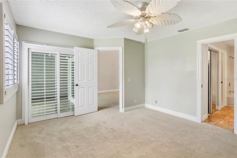 Condo in Altamonte Springs, Florida, 3 bedrooms № 2322677 - photo 14