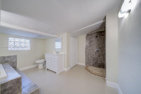 Купить виллу или дом в Майами, Флорида 3 спальни, 121.79м2, № 2051093 - фото 21