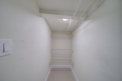 Купить виллу или дом в Майами, Флорида 3 спальни, 121.79м2, № 2051093 - фото 15