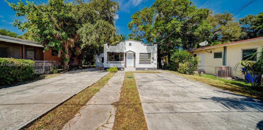 Дом в Майами, Флорида 3 спальни, 121.79м2 № 2051093