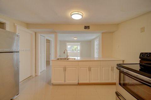 Купить виллу или дом в Майами, Флорида 3 спальни, 121.79м2, № 2051093 - фото 5