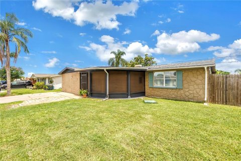 Villa ou maison à vendre à Holiday, Floride: 5 chambres, 187.29 m2 № 1806874 - photo 4
