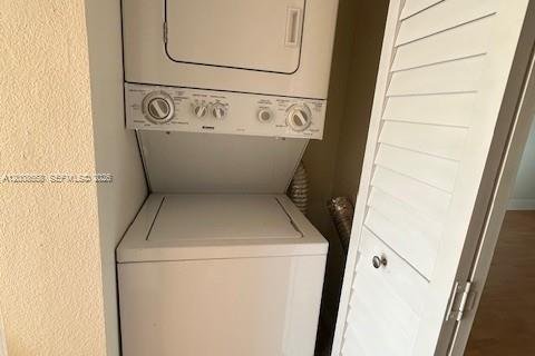 Apartamento en alquiler en Miami, Florida, 1 dormitorio, 66.05 m2 № 2170934 - foto 7
