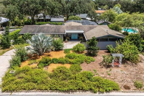 House in Lakeland, Florida 4 bedrooms, 215.25 sq.m. № 2334281