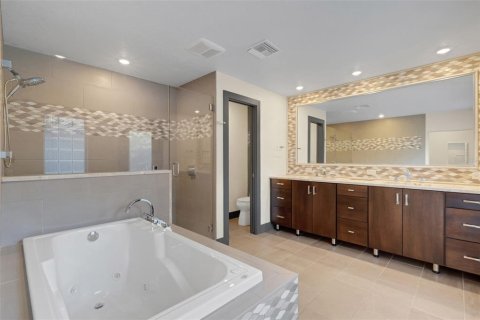 Villa ou maison à vendre à Lakeland, Floride: 4 chambres, 215.25 m2 № 2334281 - photo 24
