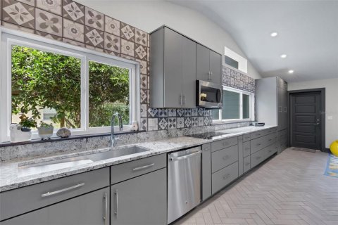 Villa ou maison à vendre à Lakeland, Floride: 4 chambres, 215.25 m2 № 2334281 - photo 15