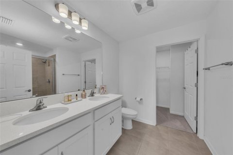 Townhouse in Sarasota, Florida 3 bedrooms, 164.99 sq.m. № 2100782 - photo 21