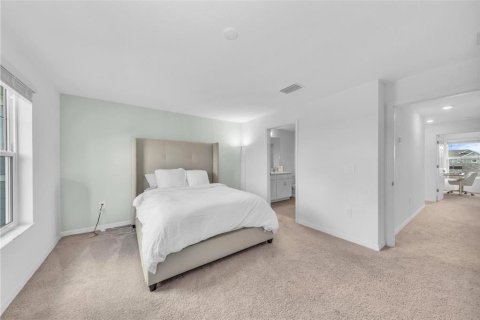 Townhouse in Sarasota, Florida 3 bedrooms, 164.99 sq.m. № 2100782 - photo 19