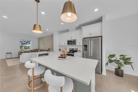 Townhouse in Sarasota, Florida 3 bedrooms, 164.99 sq.m. № 2100782 - photo 9