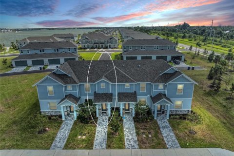 Townhouse in Sarasota, Florida 3 bedrooms, 164.99 sq.m. № 2100782 - photo 3