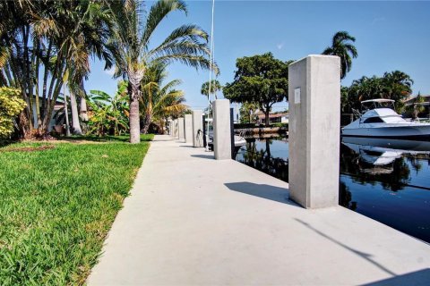 Propiedad comercial en venta en Lighthouse Point, Florida, 270.35 m2 № 2081639 - foto 2