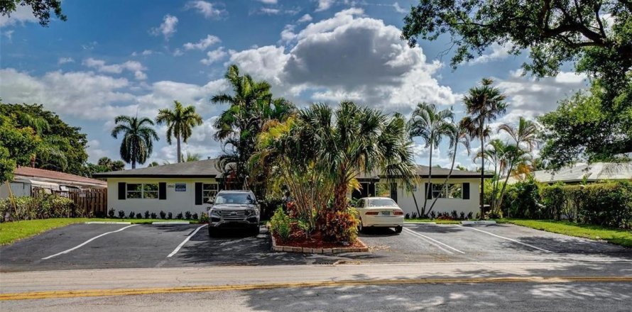 Propiedad comercial en Lighthouse Point, Florida 270.35 m2 № 2081639