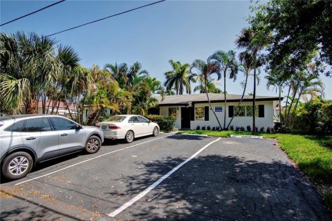 Propiedad comercial en venta en Lighthouse Point, Florida, 270.35 m2 № 2081639 - foto 4