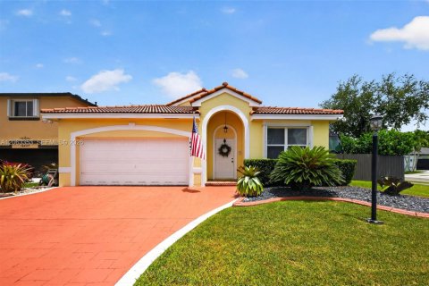 House in Miami, Florida 3 bedrooms, 155.7 sq.m. № 2279709