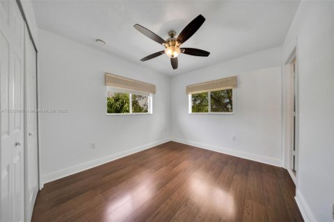 Adosado en venta en Miami, Florida, 3 dormitorios, 125.05 m2 № 1814268 - foto 17