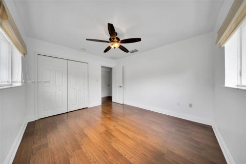 Adosado en venta en Miami, Florida, 3 dormitorios, 125.05 m2 № 1814268 - foto 15