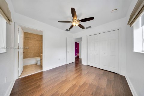 Adosado en venta en Miami, Florida, 3 dormitorios, 125.05 m2 № 1814268 - foto 16