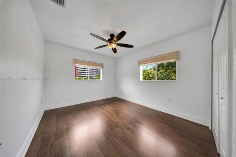 Adosado en venta en Miami, Florida, 3 dormitorios, 125.05 m2 № 1814268 - foto 14