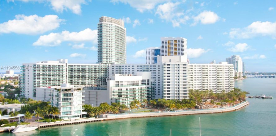 Condo in Miami Beach, Florida, 1 bedroom  № 2001685