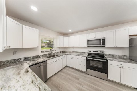 Casa en venta en Bartow, Florida, 4 dormitorios, 176.33 m2 № 1761363 - foto 8