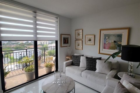 Copropriété à vendre à Coral Gables, Floride: 2 chambres, 107.02 m2 № 2059085 - photo 9