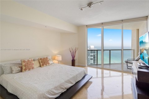 Condo in Sunny Isles Beach, Florida, 2 bedrooms  № 1978130 - photo 8