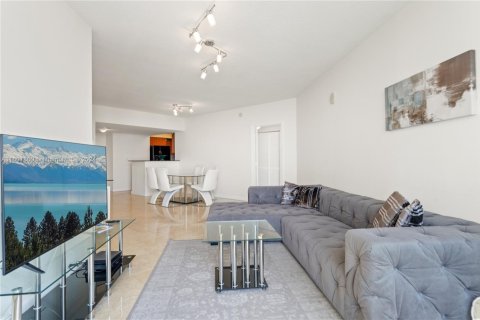 Condo in Sunny Isles Beach, Florida, 2 bedrooms  № 1978130 - photo 4