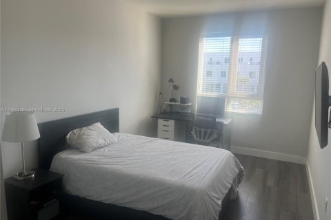 Снять в аренду кондоминиум в Дорал, Флорида 3 спальни, 165.46м2, № 1989784 - фото 12